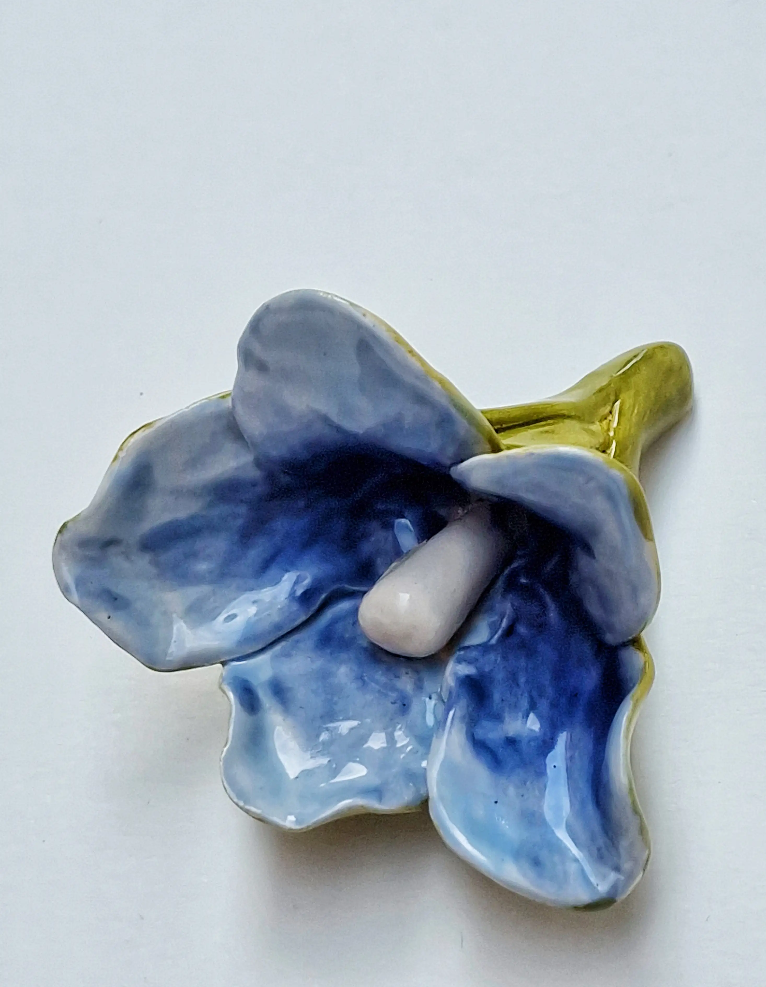 Julieta Álvarez X Lily pendant the officer - Image 2