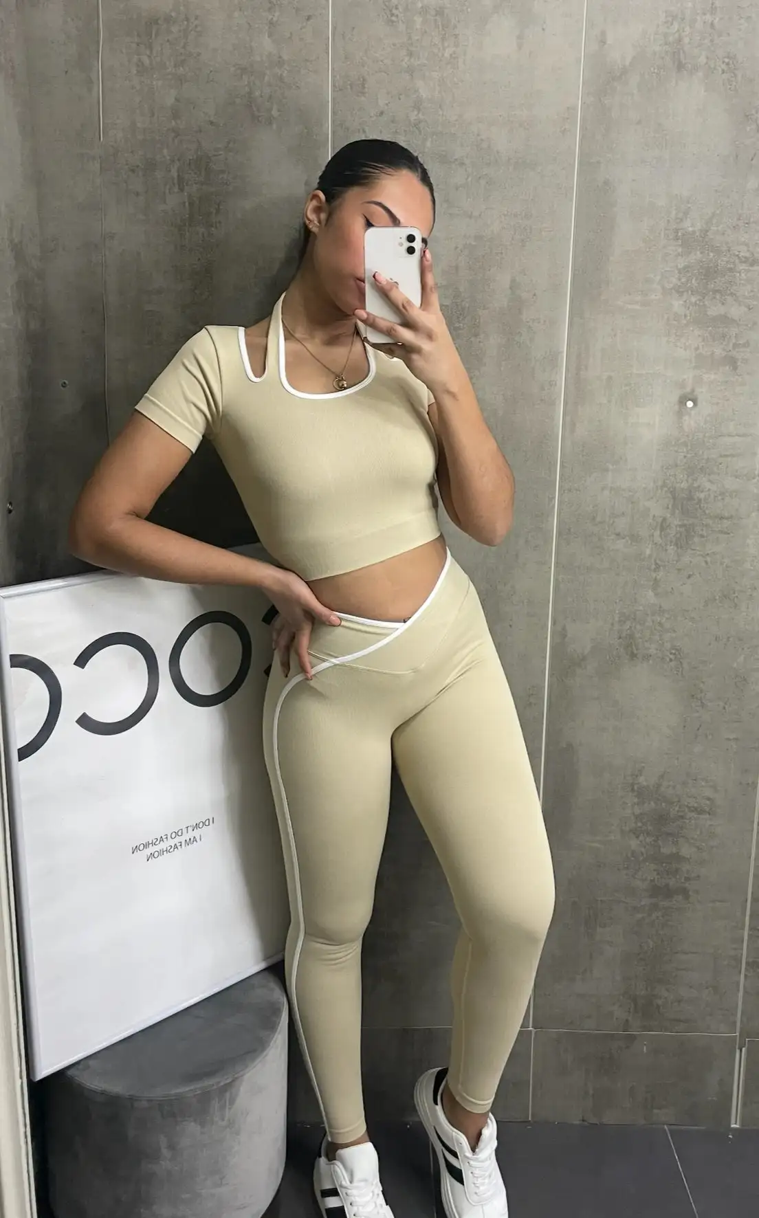 CONJUNTO DEPORTIVO BEIGE