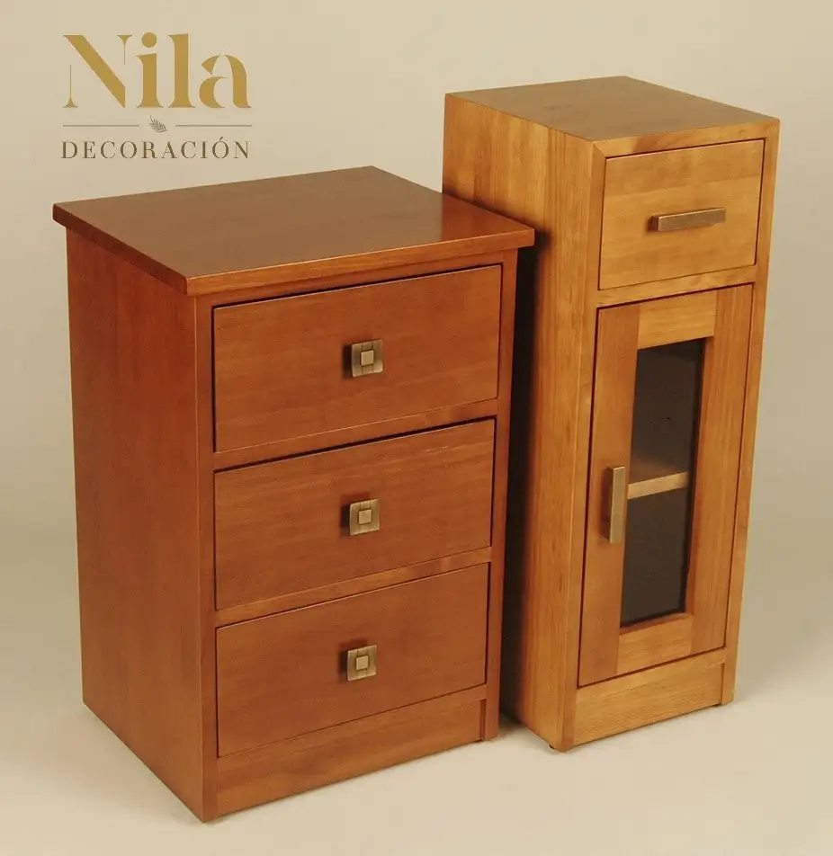 Mesilla de noche con un cajón, dos vanos y puerta con cristal.