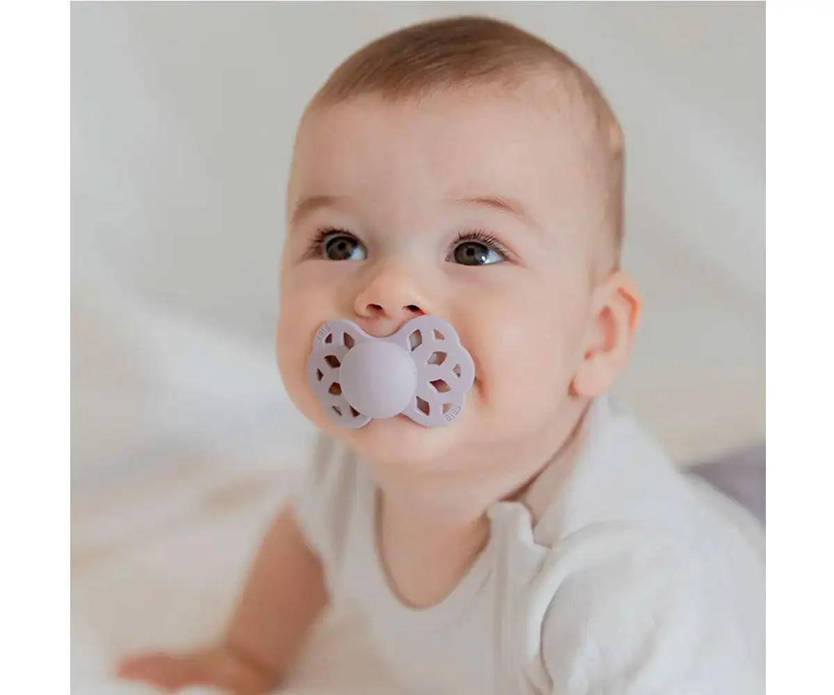 2 Chupetes BIBS Infinity Anatómica Blossom/Dusky Lilac Silicona - Imagen 3