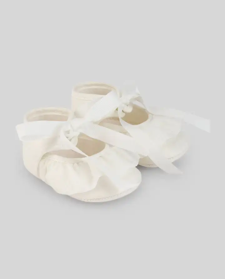 "Essential" ceremony shoe