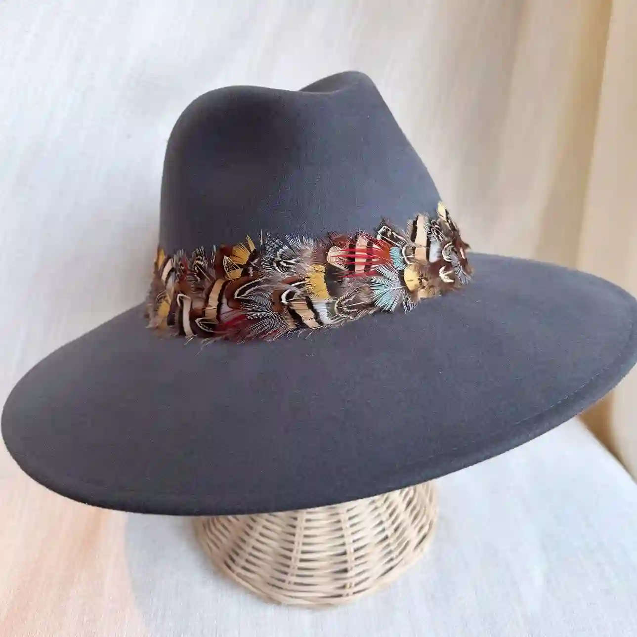 Sombrero Fedora Ala Ancha Gris-Plumas (Copia)