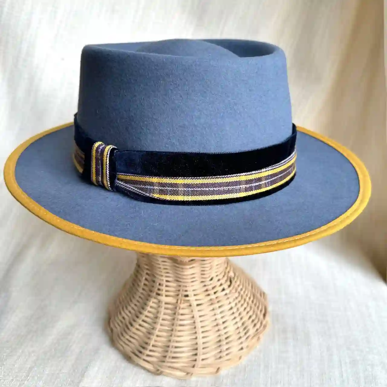 Sombro canotier azul-cuadros