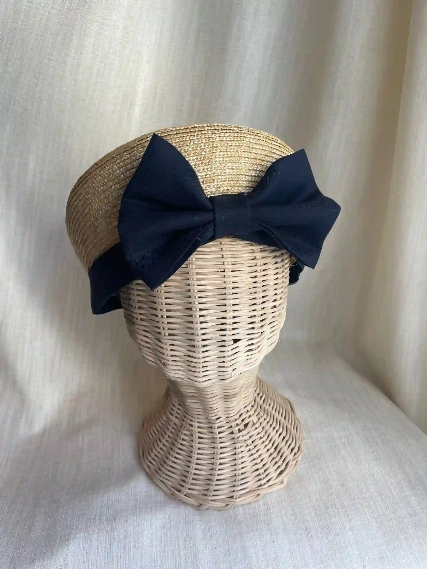 Casquete Pillbox Paja Lazo Azul