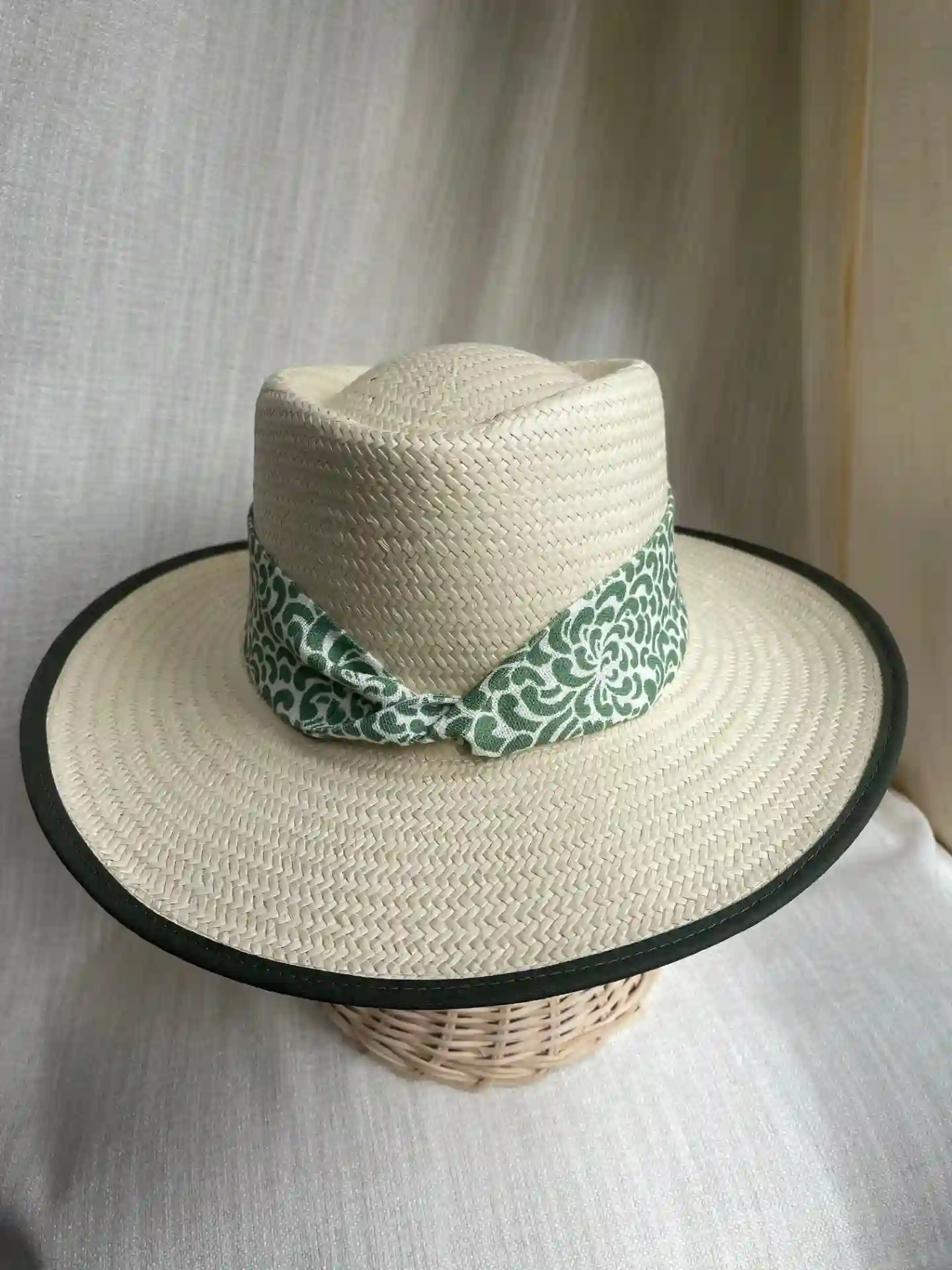 SOMBRERO OVALAD0 ALA 8-VERDE DELACOVA