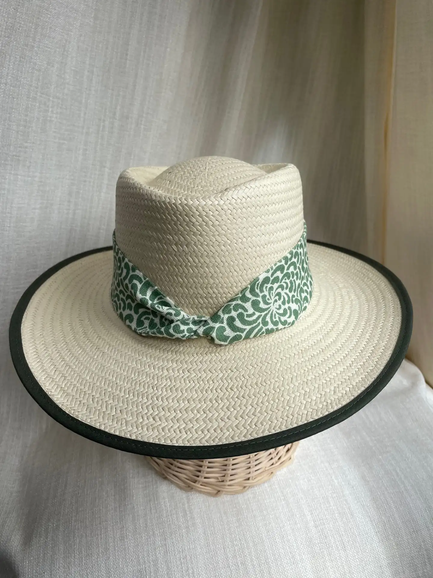 SOMBRERO OVALAD0 ALA 8-VERDE DELACOVA