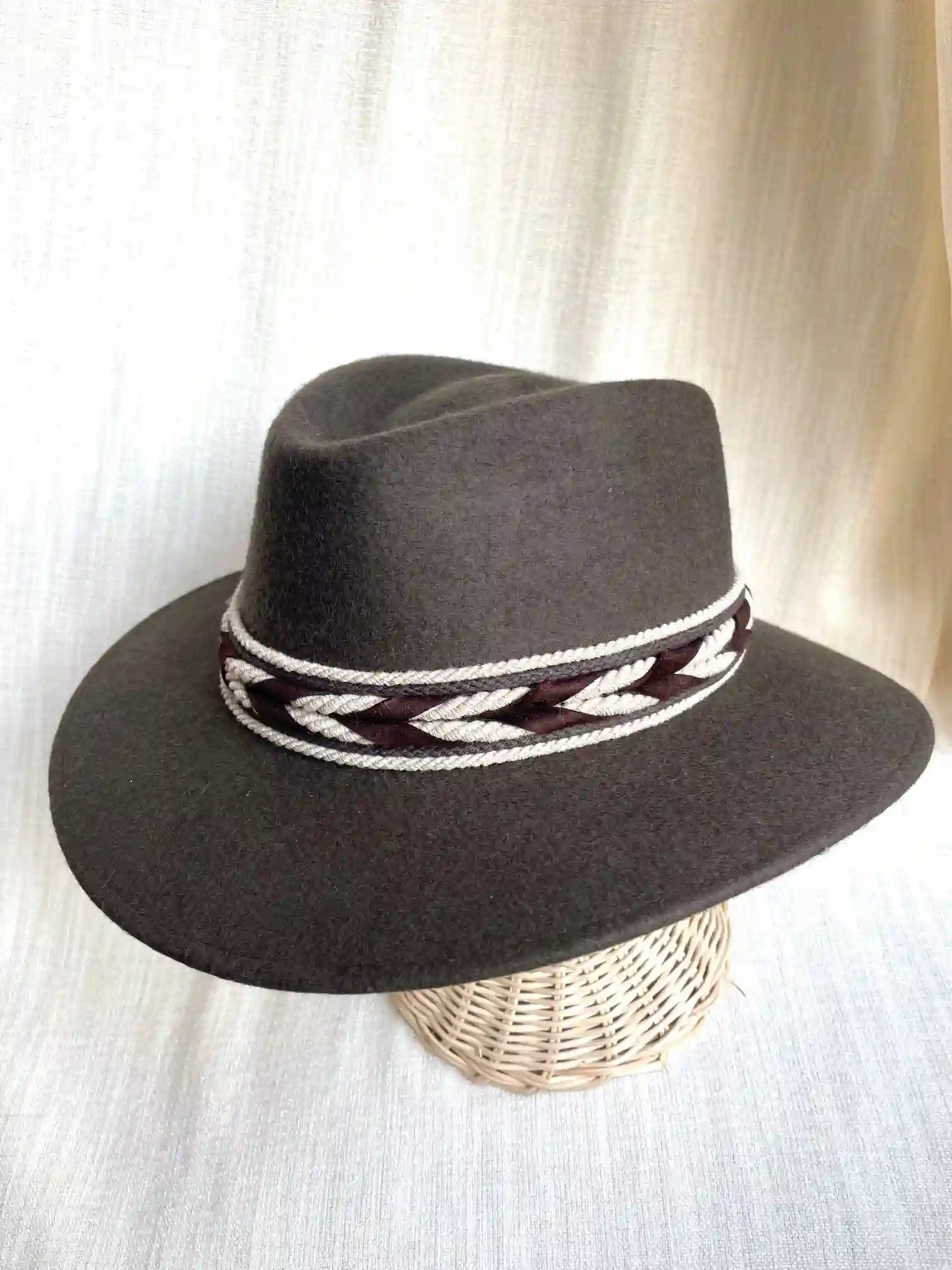 FEDORA MARRON MERINO- ESPIGA MARRÓN