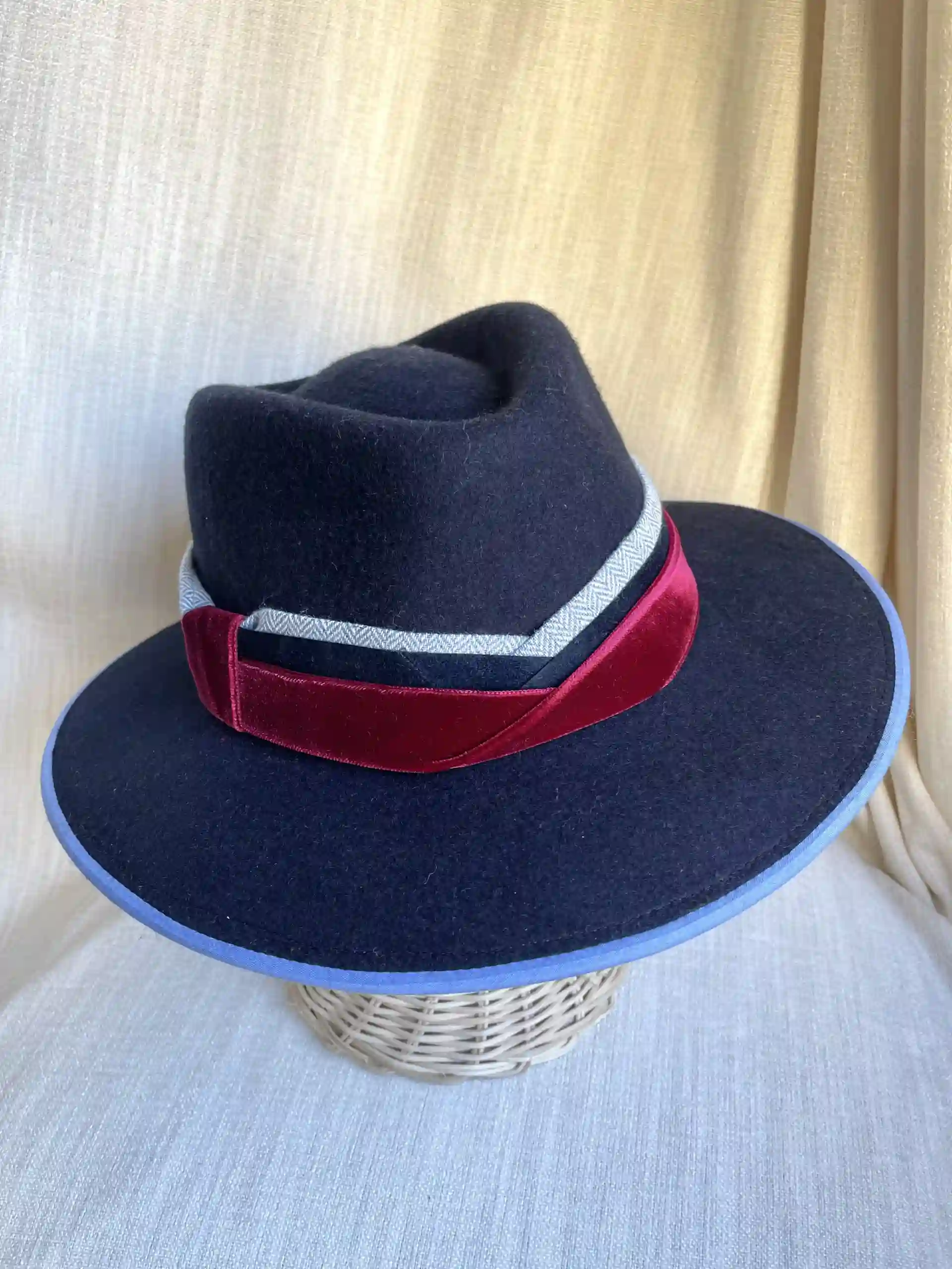 Fedora Azul-Ribete Azul y Cinta Burdeos-New