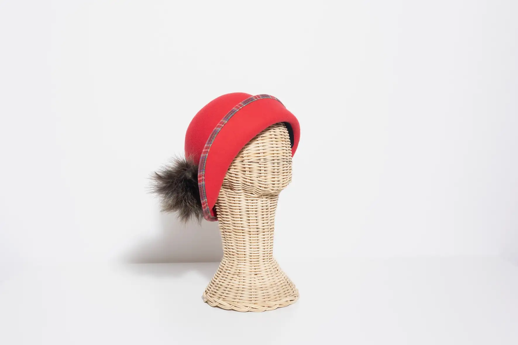 Casquete Rojo Ribete Tartan/ Nueva Colección