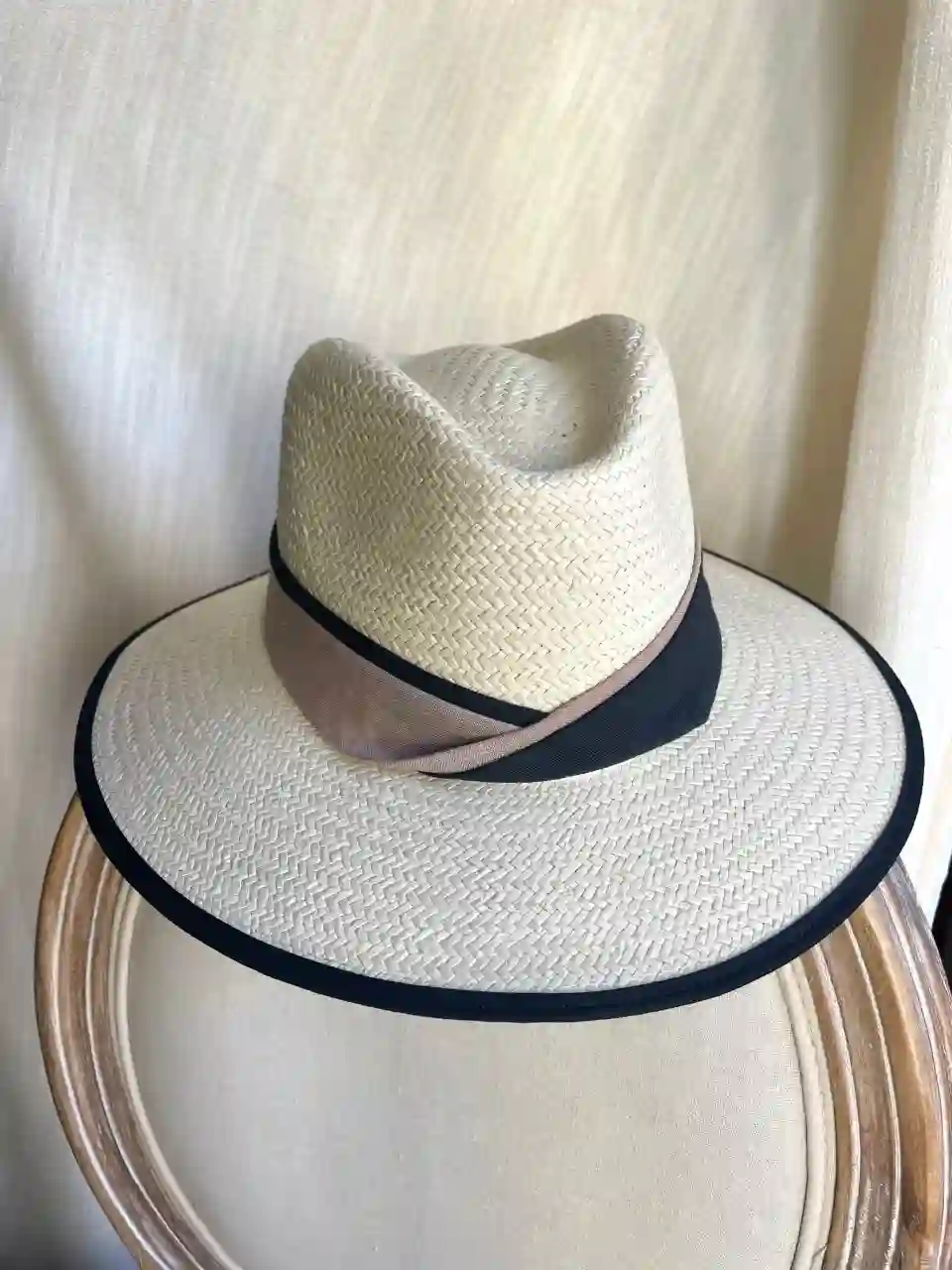 Sombrero ala 8 CAMEL Y NEGRO BICOLOR
