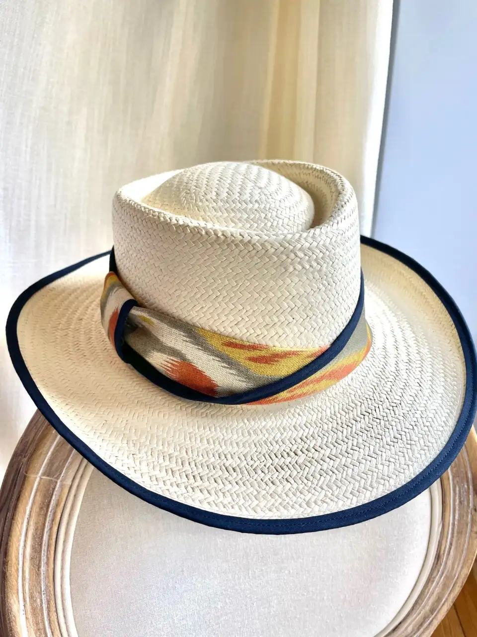 Sombrero ala 8 ovalado AZUL Y NARANJA// EDICION LIMITADA IKAT