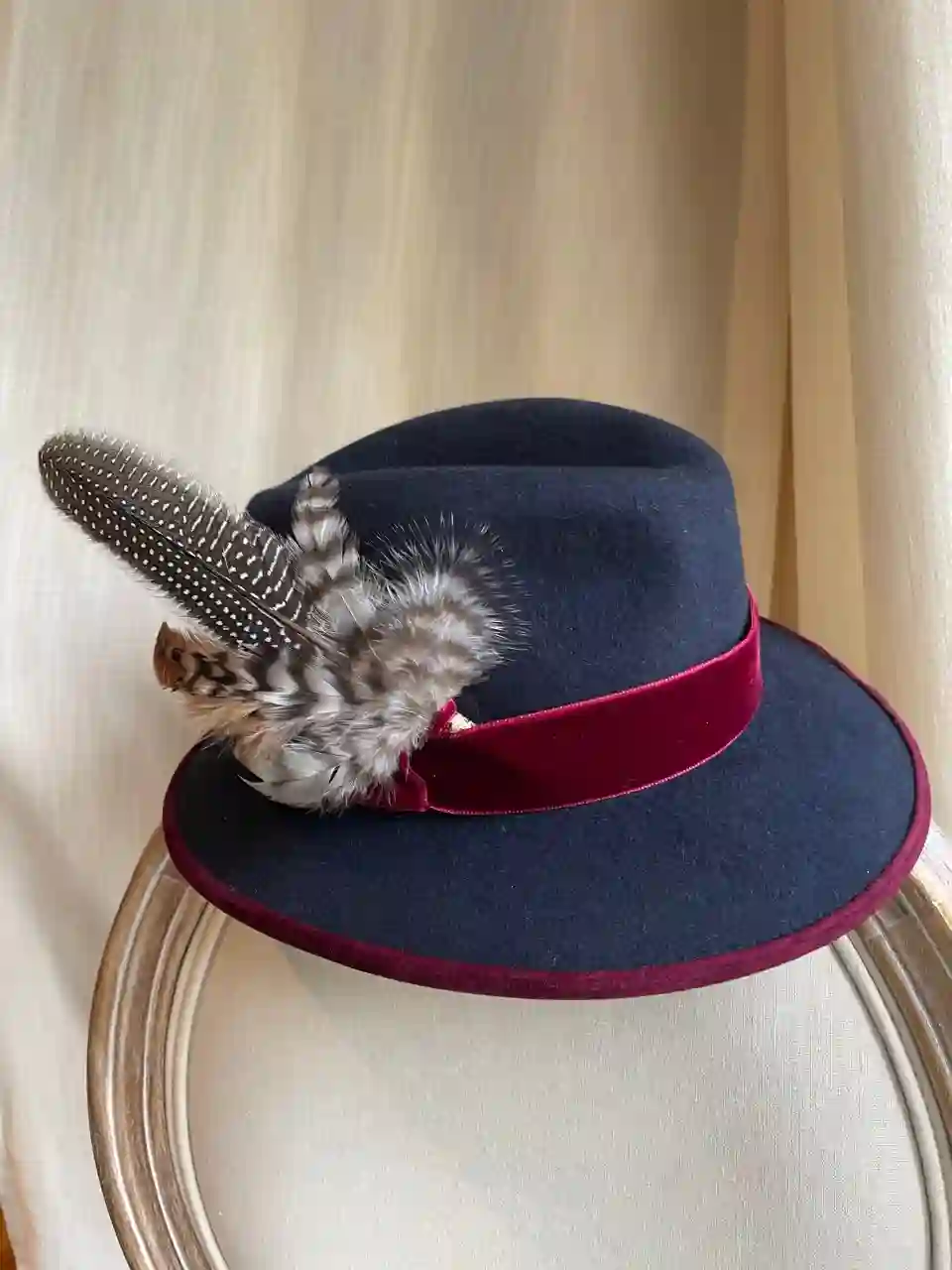 Borsalino Azul Marino y Cinta Burdeos