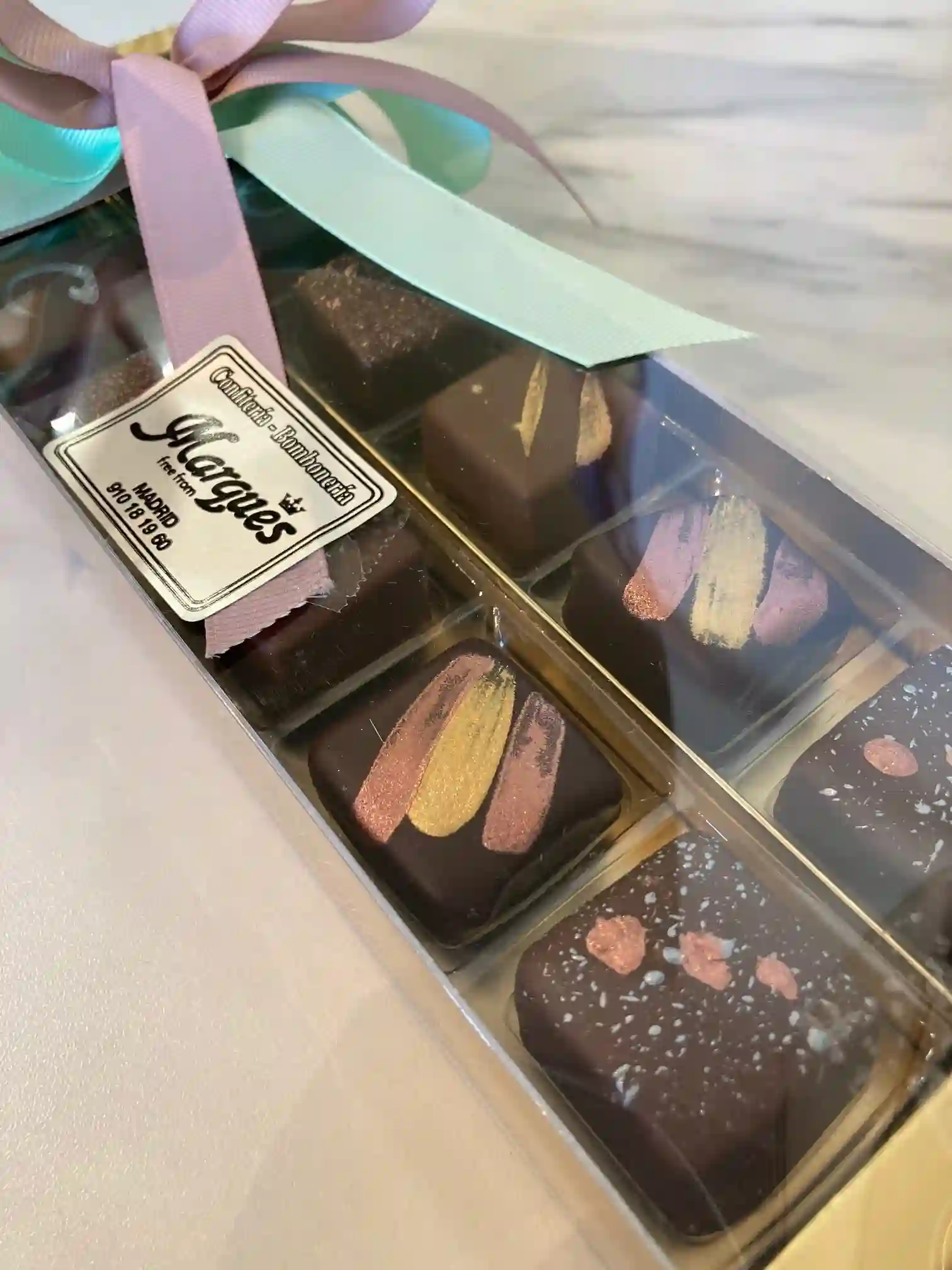 Bombones de Trufa Artesanos, Caja Acetato Regalo, 12 Unidades (165G)