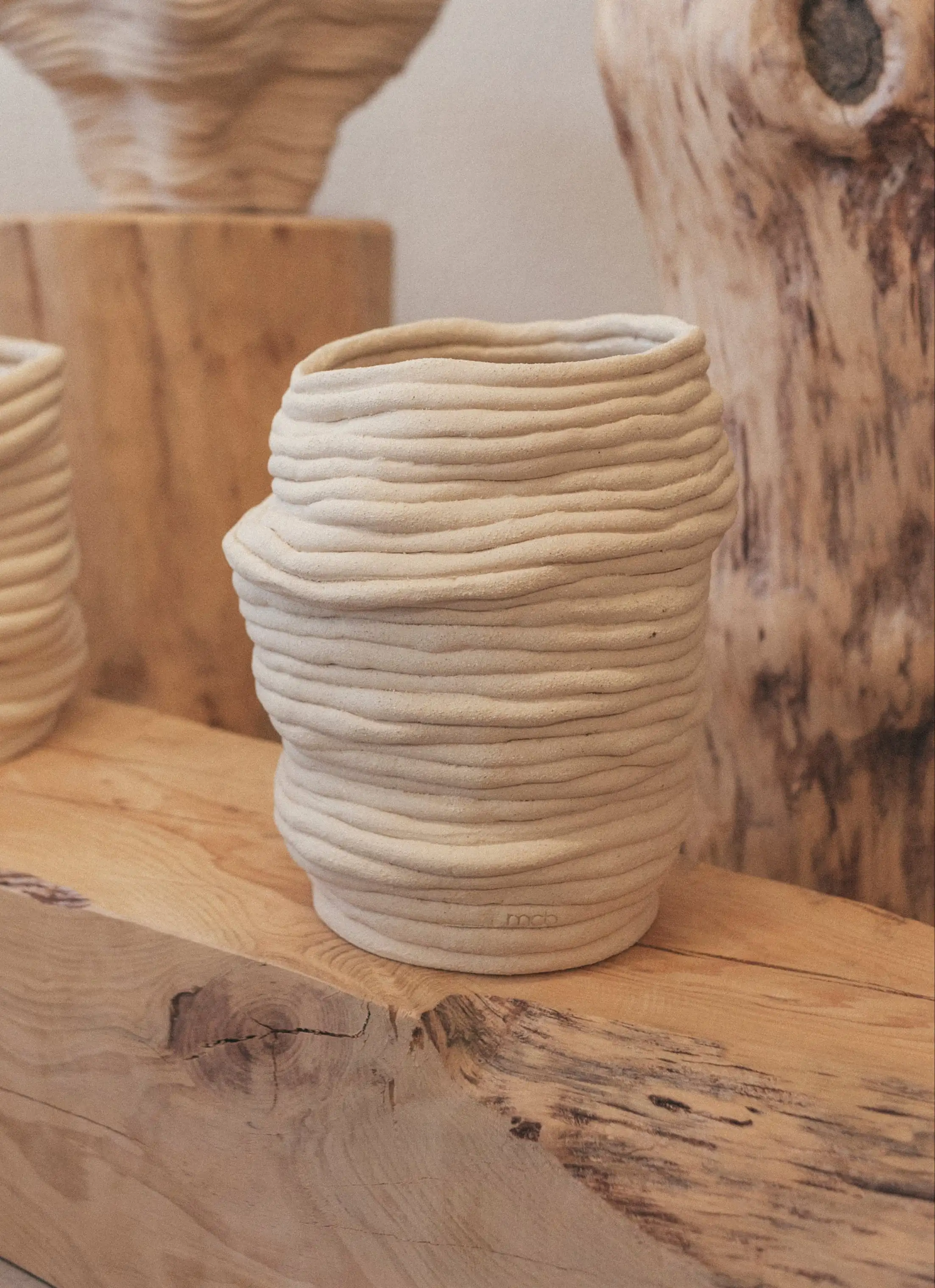 White vases - Image 4