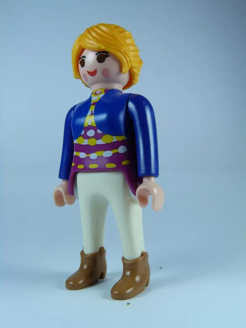 C0093 figura suelta sin complementos