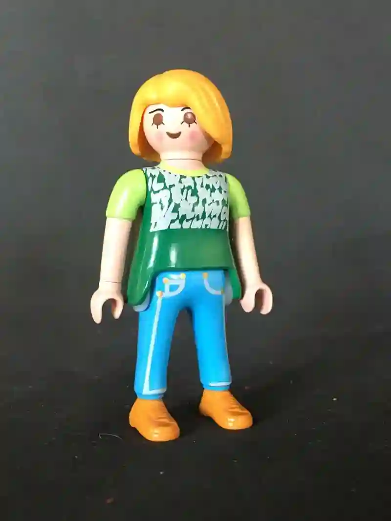 C0409 figura suelta sin complementos