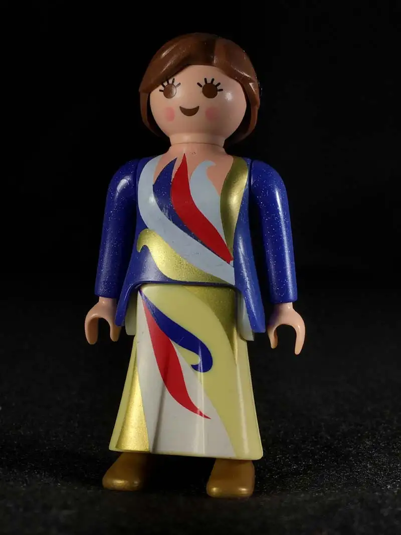C0831 figura suelta sin complementos