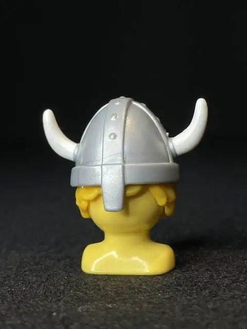 CASCO_0279 CASCO VIKINGO ACERO CUERNOS BLANCOS