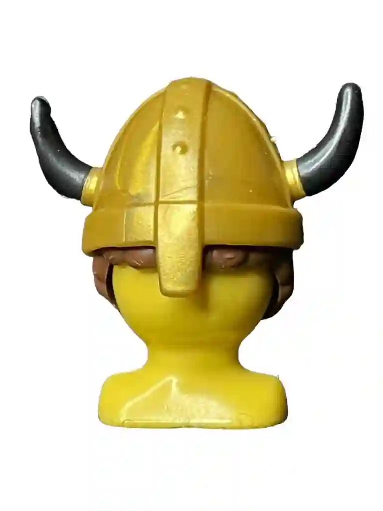 Casco_0283 casco vikingo dorado cuernos negros