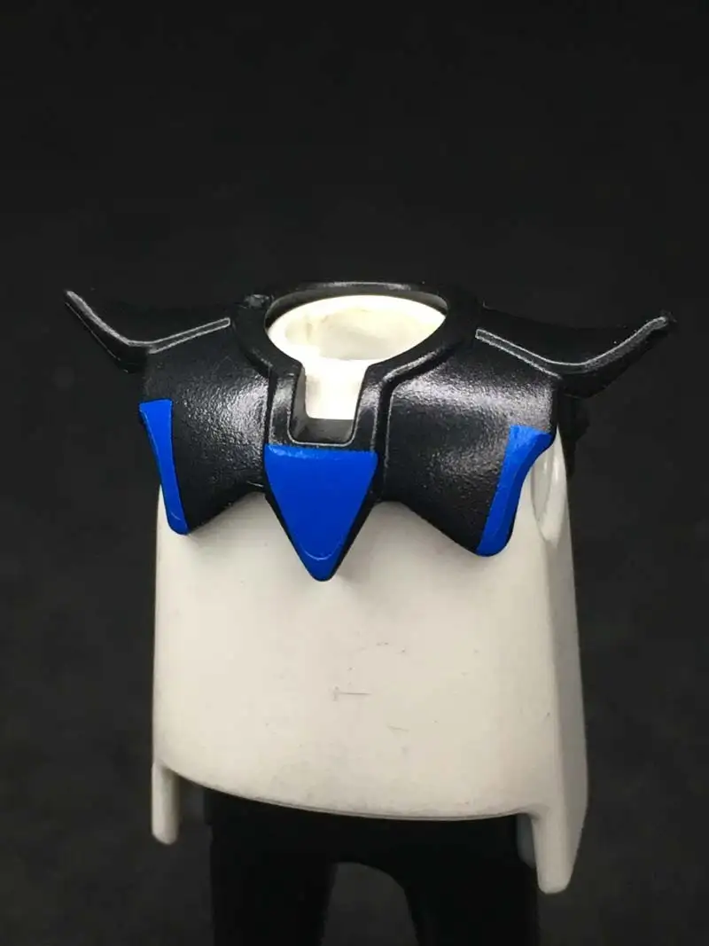 CUELLO_0236 Cuello Picos Negro Ribetes Azules Tetones
