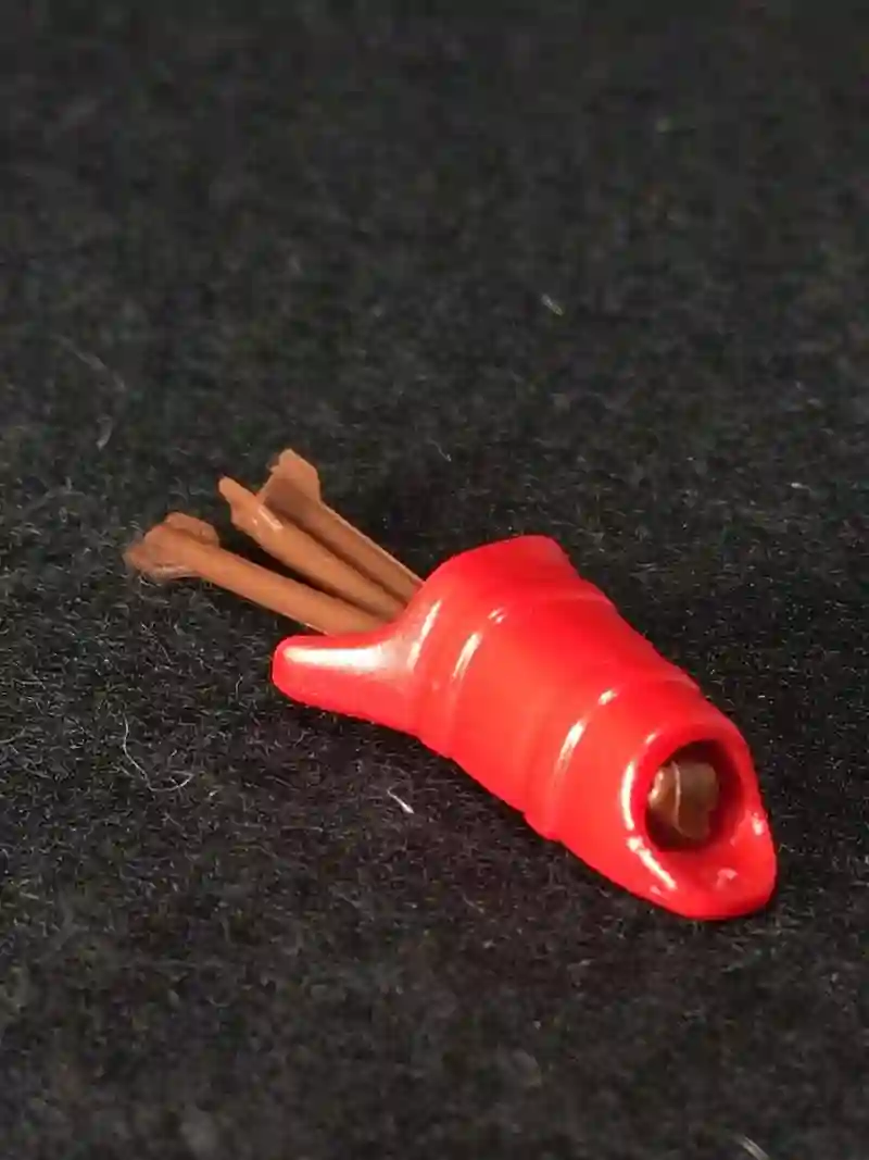 AR_0150 CARCAJ ROJO FLECHAS MARRONES