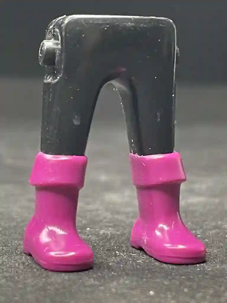 Piernas_0508 Pantalón negro bota magenta