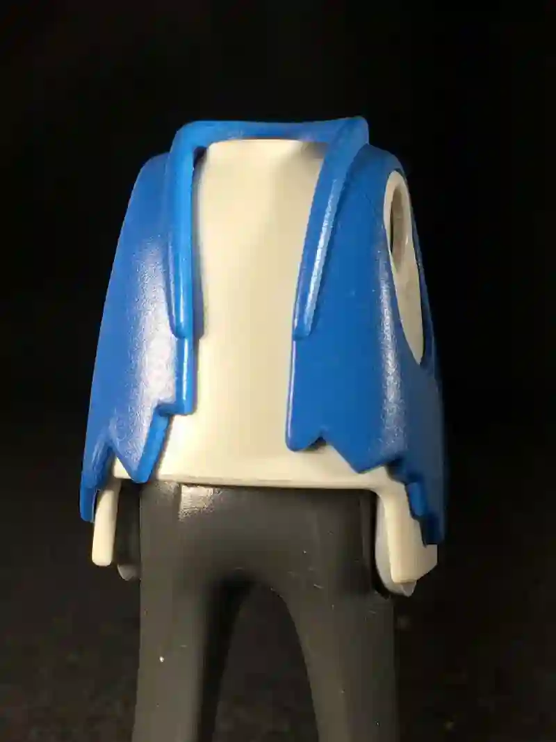 Torso_0087 Chaleco Jirones Azulón