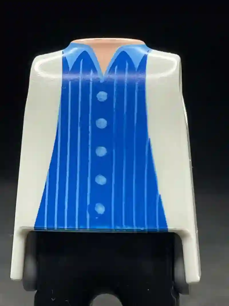 Torso_0308 torso chaqueta blanca camisa azul rayas