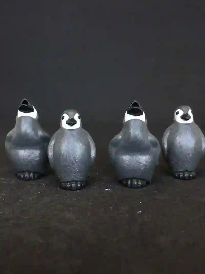 A_0106 Set Crías de Pingüino