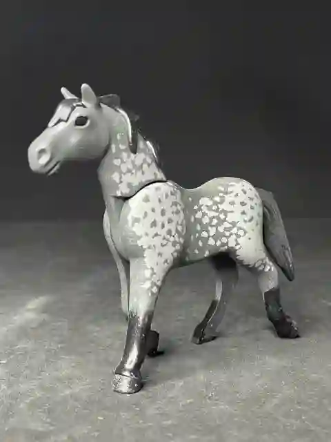 A_0654 Caballo V3 Gris Pintas Gris Claro