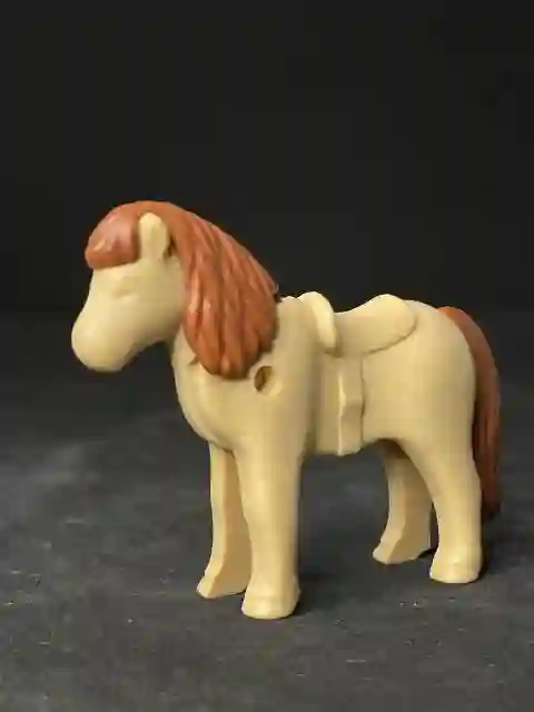 A_0649 Poni V1 Tostado