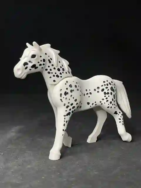 A_0655 Caballo V3 Blanco Pintas negras