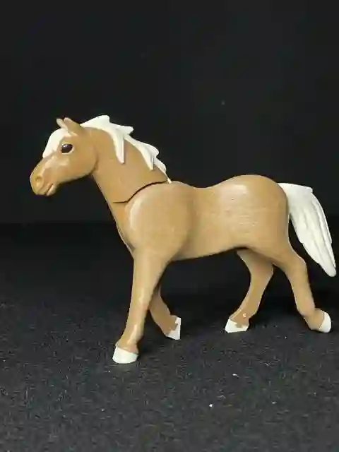 A_0715 Caballo V3 Tostado Crin Crema