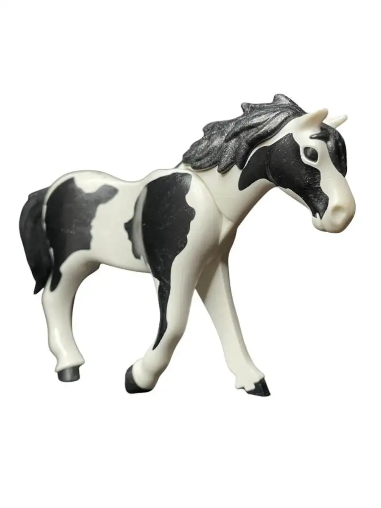 A_0783 Caballo V3 Blanco Manchas Negras