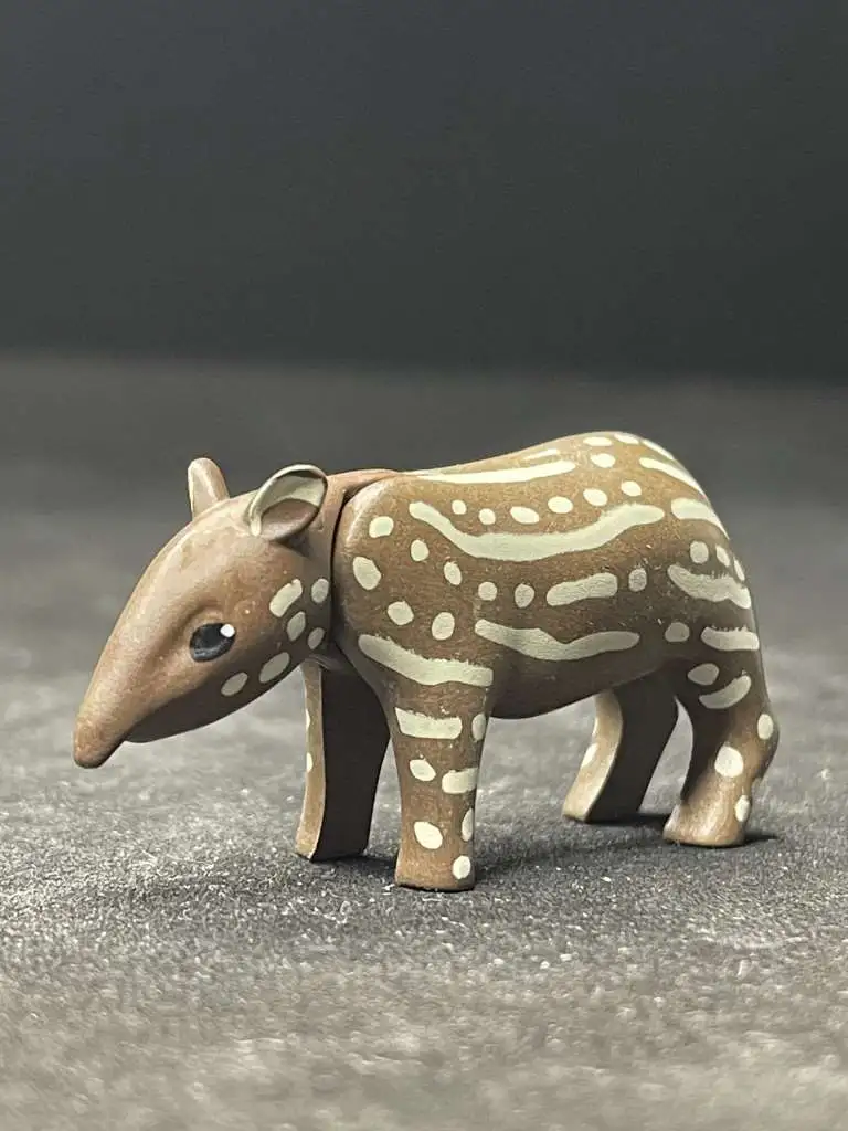 A_0591 cría de tapir wiltopia