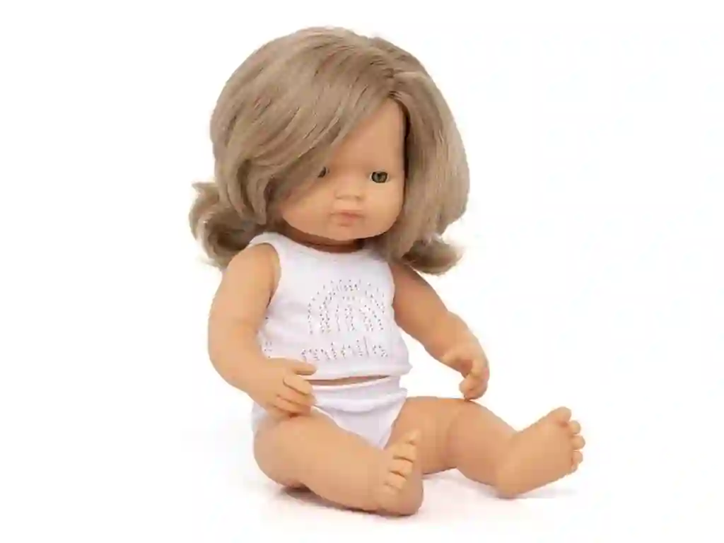 Muñeca caucásica rubia oscuro 38 cm