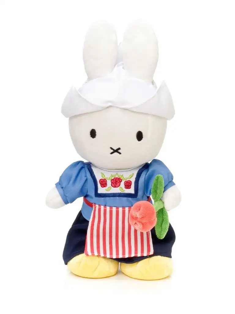 Bon Ton Toys: Miffy Granjera Con Tulipán 24 cm.