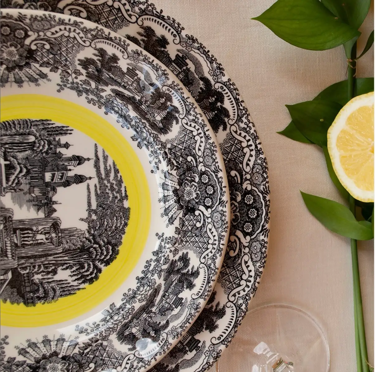 BLACK PICK DISH VIEW Yellow by Aaron Stewart - Image 2