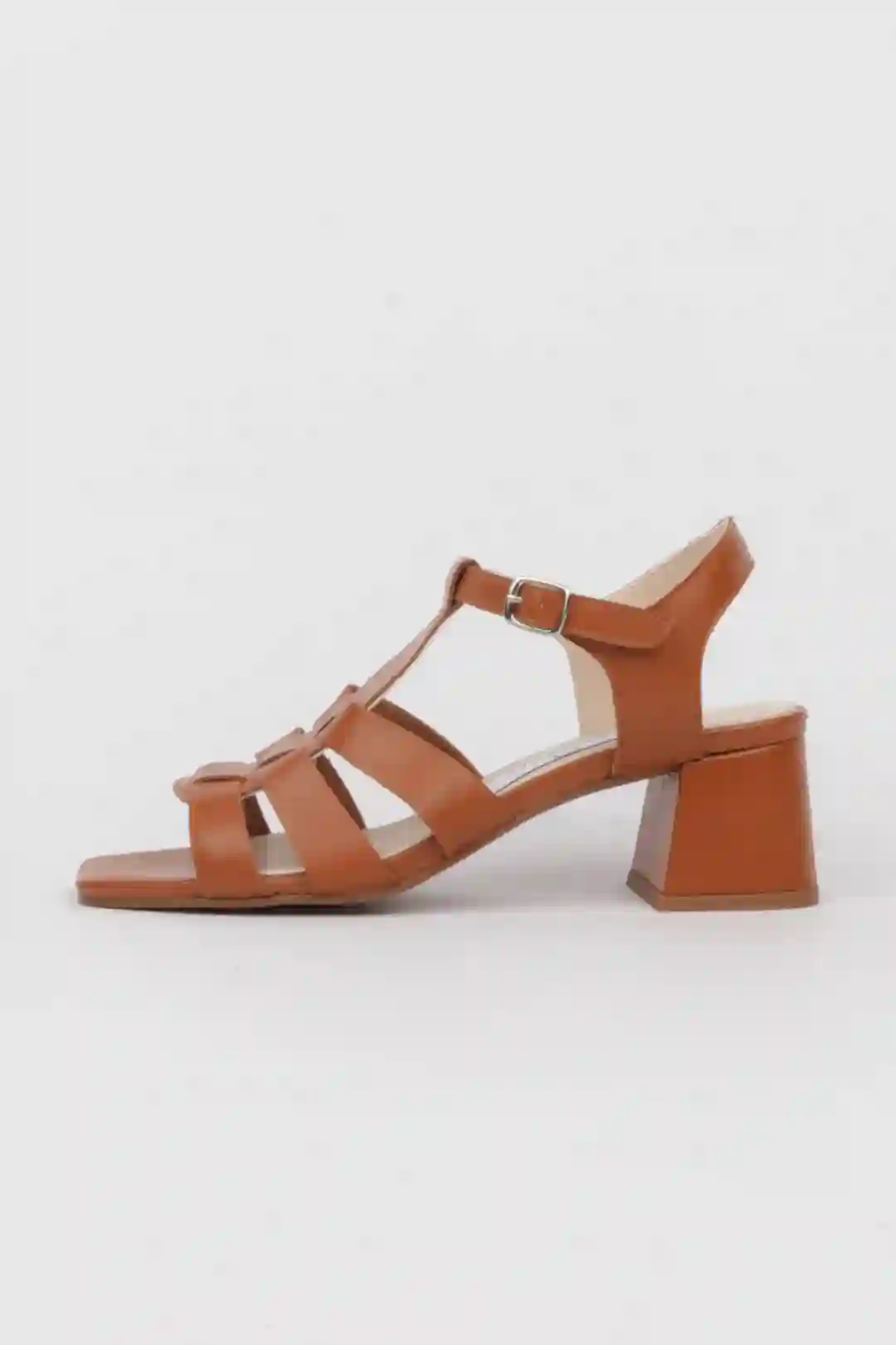 Sandalias CANGREJERAS TACON MEDIO Color Marrón