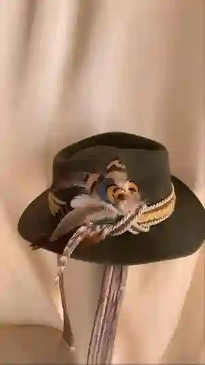 Fedora Plumas