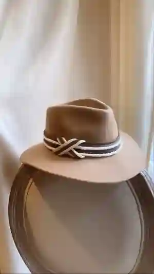 Fedora Camel sencillo