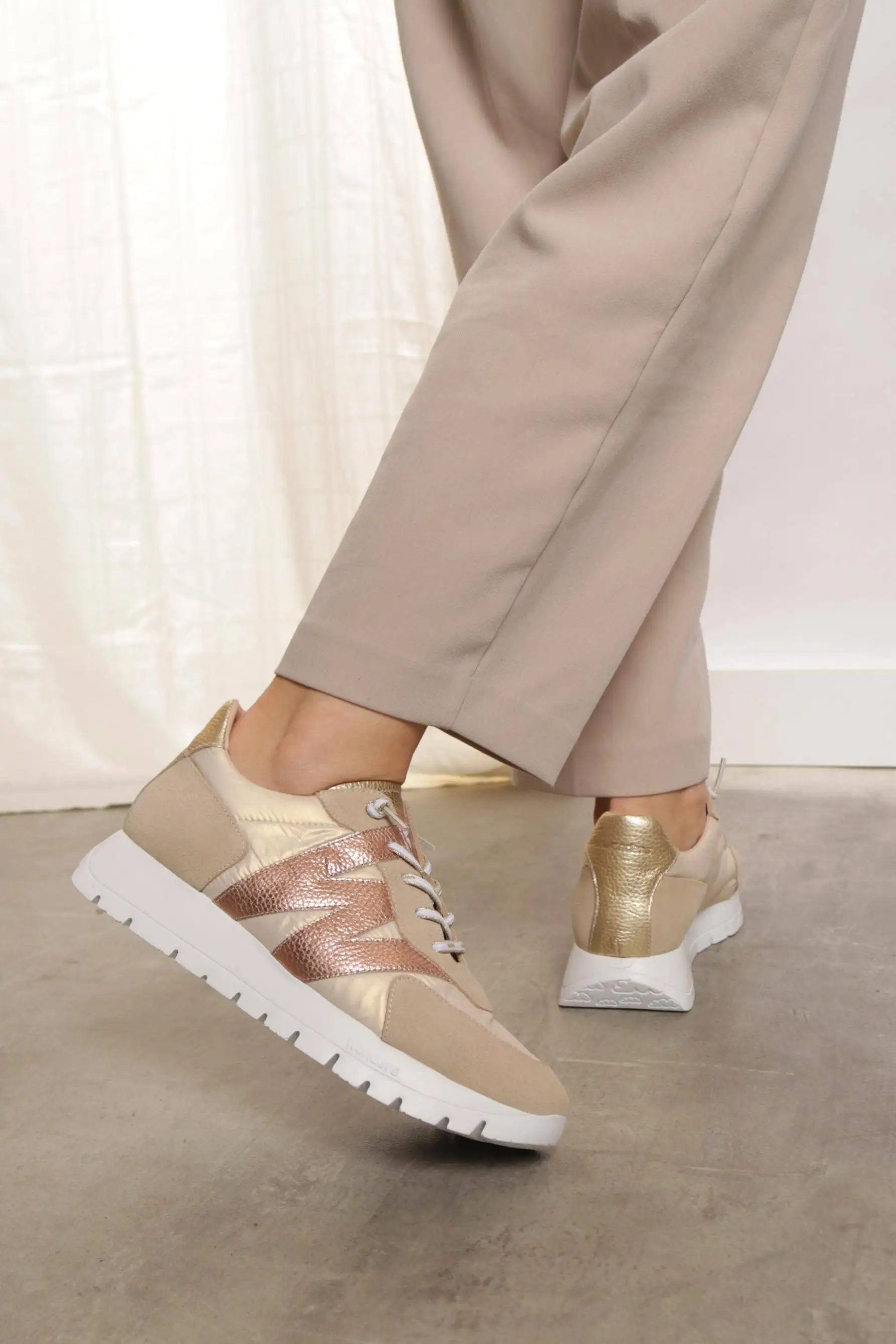 Deportivas Wonders OSLO color beige