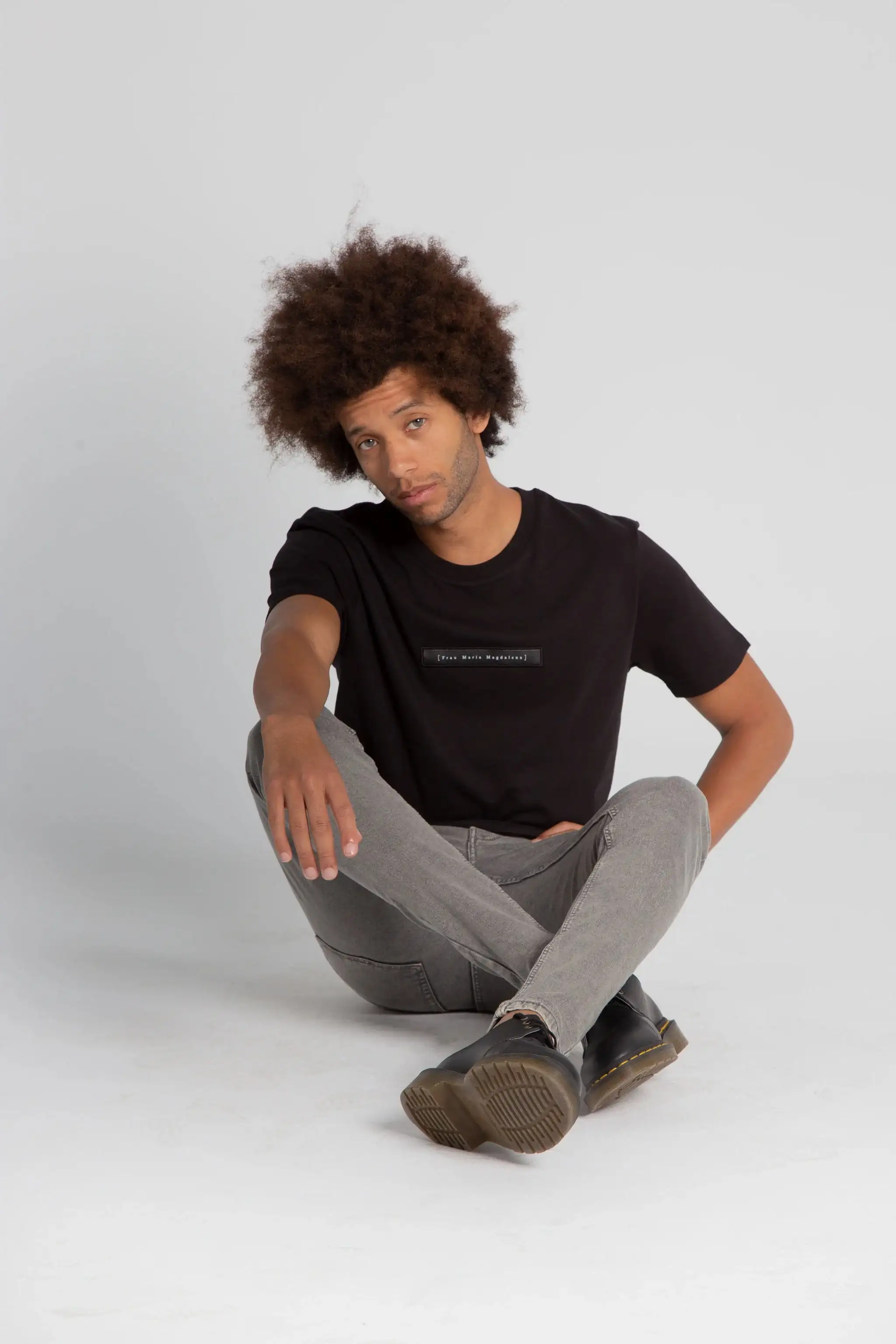 Frau Magdalena Basic T -Shirt - Image 4