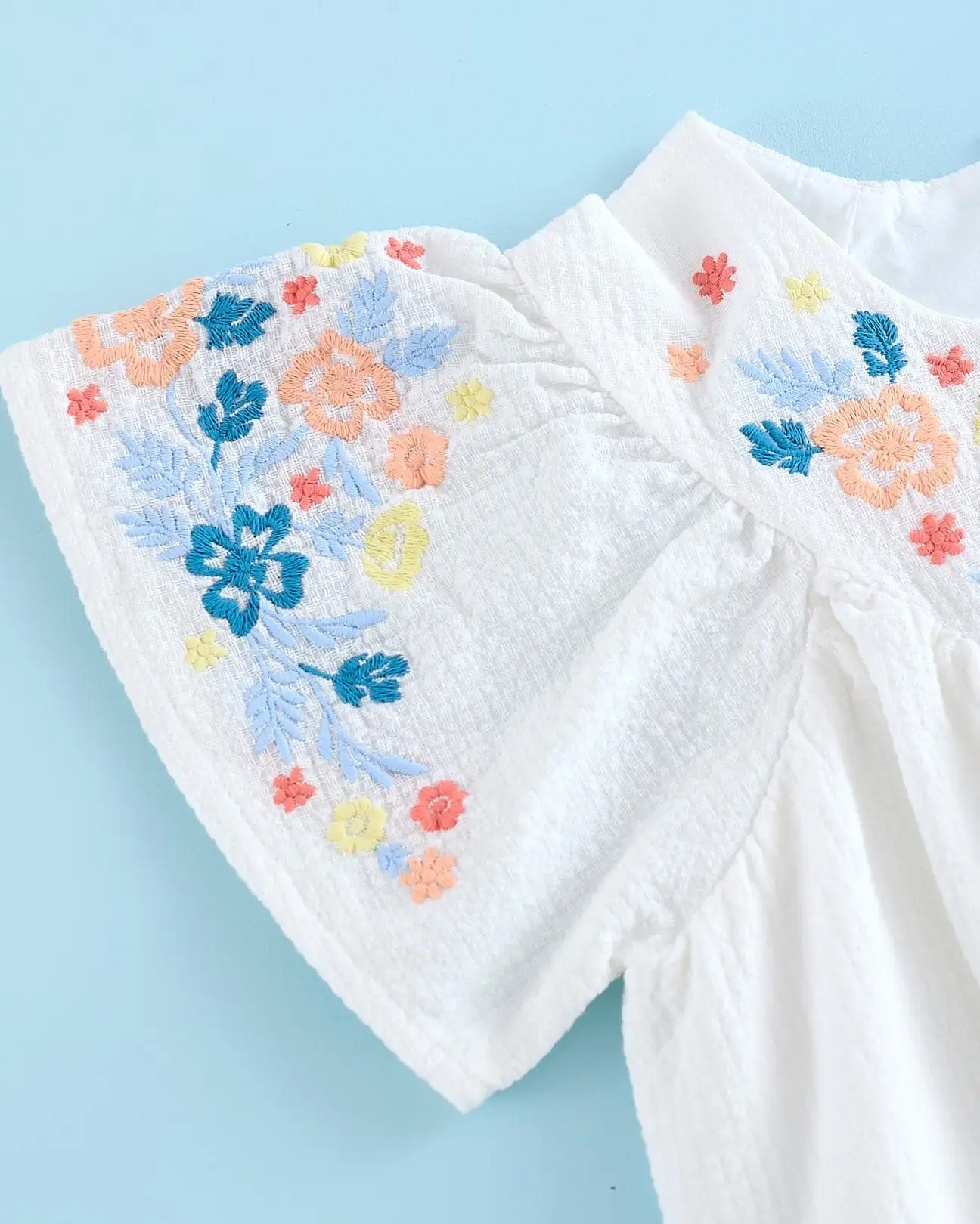 Vestido bordado blanco - Imagen 4