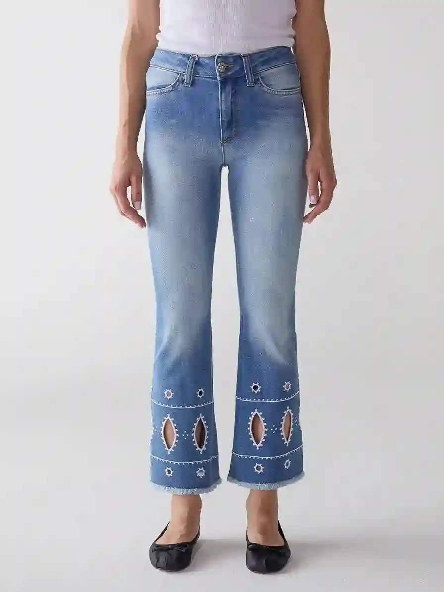 Jeans de mezclilla recortada