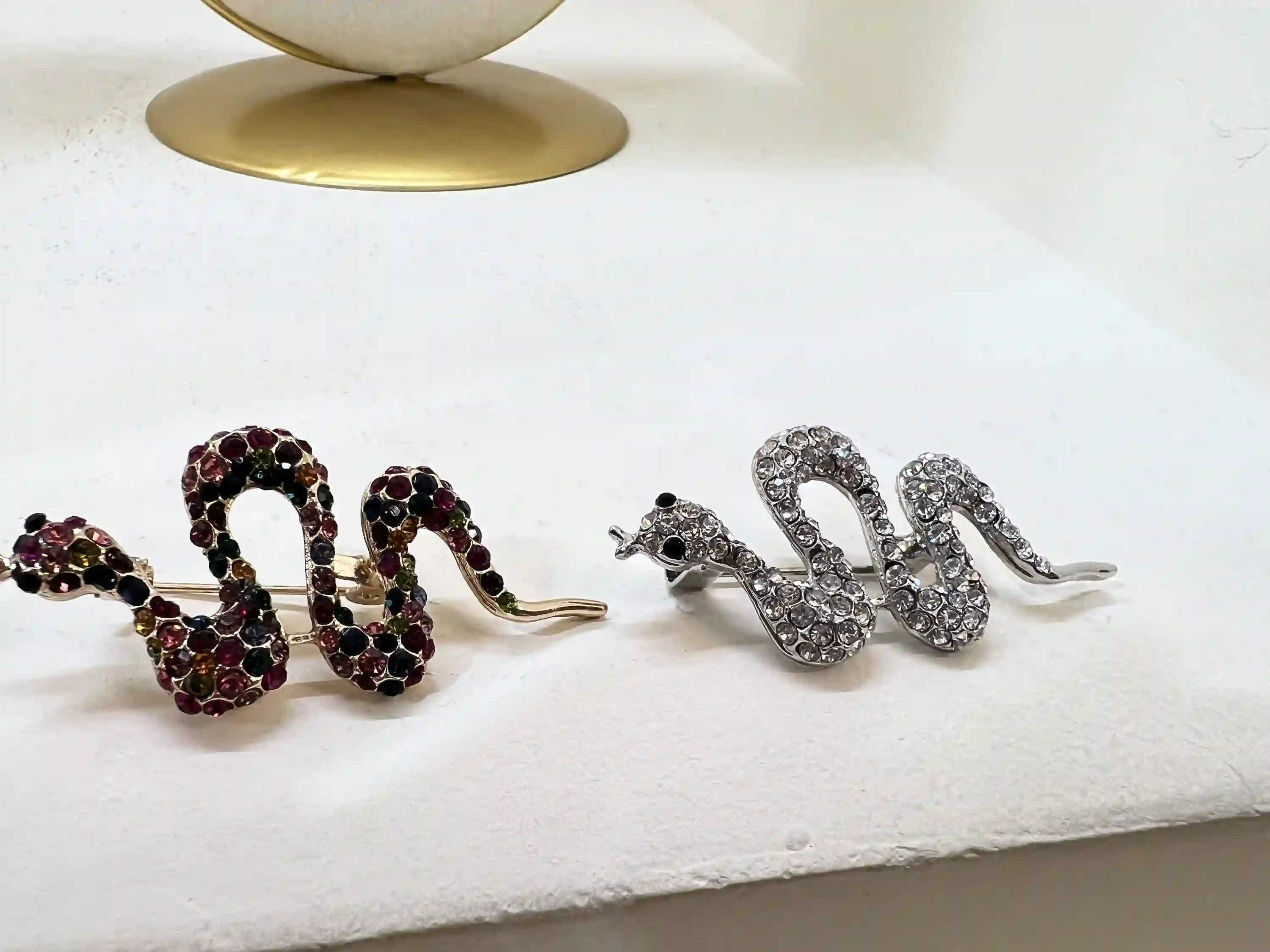 Broche de serpiente