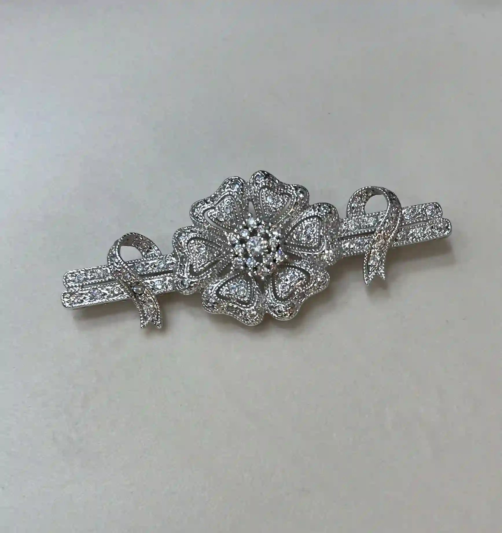 Broche Zirconitas y Plata