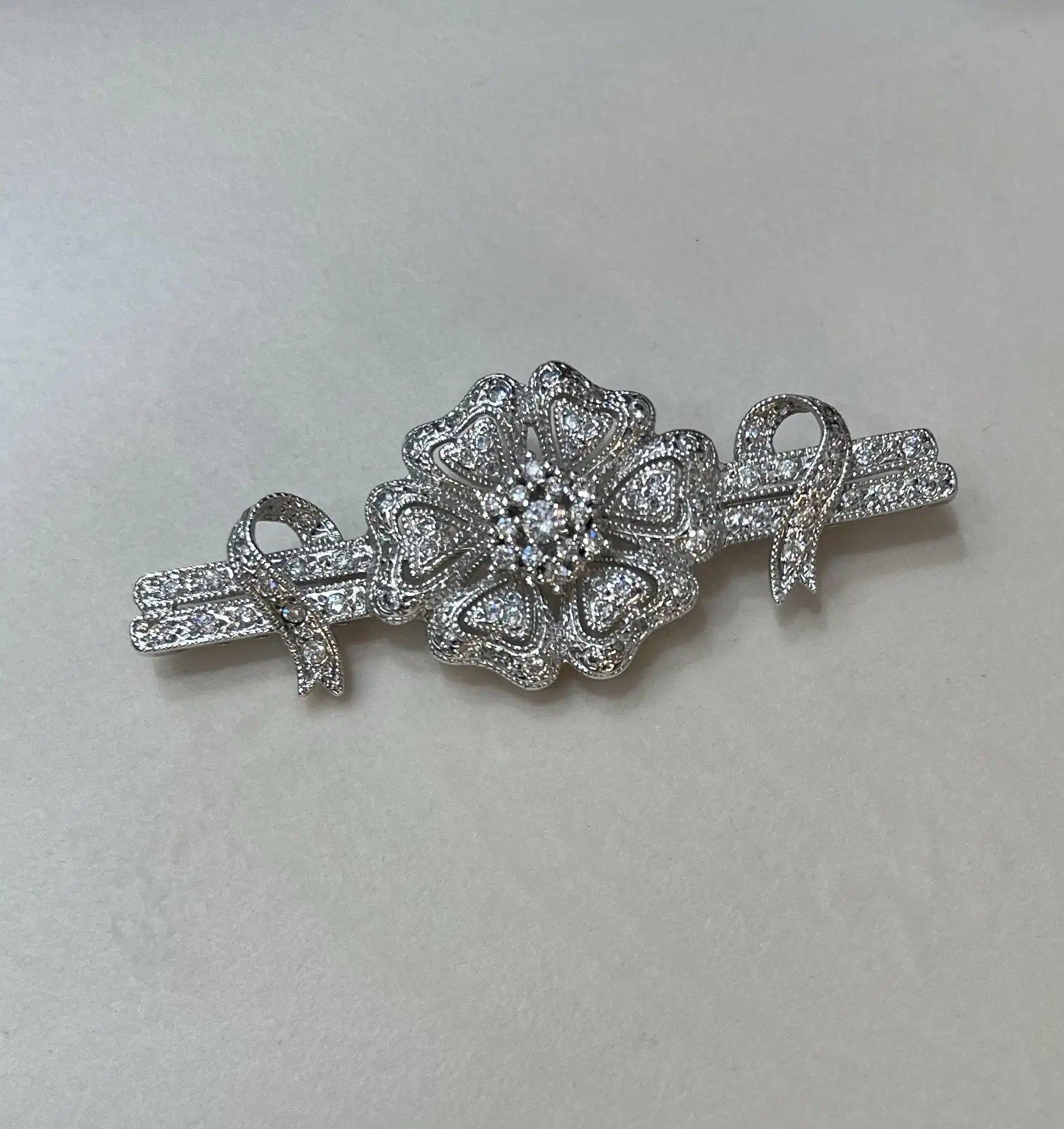 Broche Zirconitas y Plata
