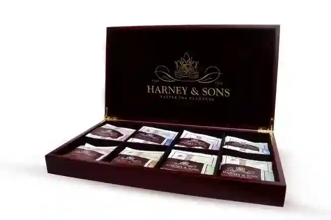 Caja de té. Capacidad: 32 sobres, 8 departamentos.