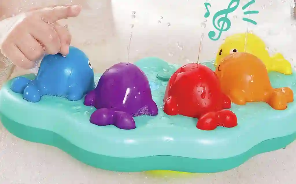 Musical source with whales 1